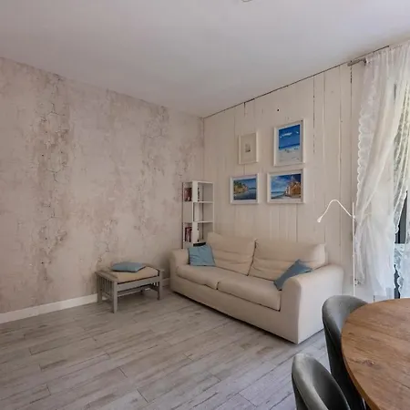 Joivy Cosy Flat With Splendid Sea View