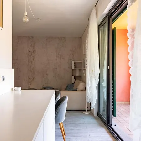 Joivy Cosy Flat With Splendid Sea View *